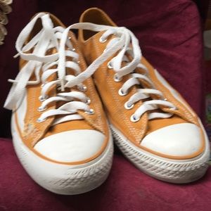 Converse men’s Sz 9 mustard yellow low rise sample